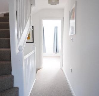 Rochester House | Extraordinary Tranquil Rochester Free Parking X 2