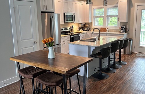 Naruna House | Extraordinary Women at the Commons-Newer Build Townhome Available