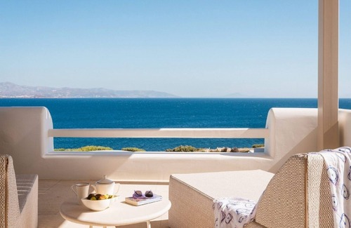 Ampelas Villa | Extravagant Paros Villa | 13 Bedrooms | Villa Bellagio | Panoramic Sunset & Sea Views | Private Olympic-Size Pool | Tennis & Basketball Court | Ambelas