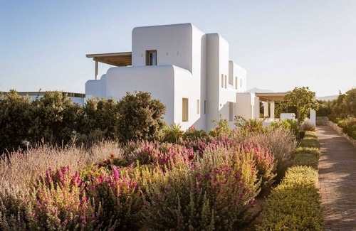 Ampelas Villa | Extravagant Paros Villa | 13 Bedrooms | Villa Bellagio | Panoramic Sunset & Sea Views | Private Olympic-Size Pool | Tennis & Basketball Court | Ambelas