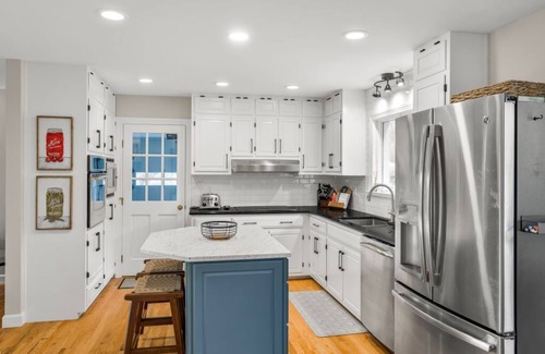 Afton House | Extreme privacy/Acreage/Hot Tub/Mountain Views/Central!