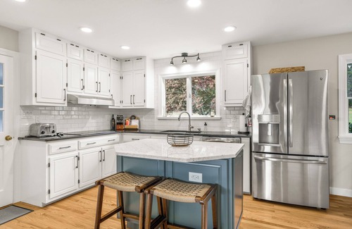 Afton House | Extreme privacy/Acreage/Hot Tub/Mountain Views/Central!