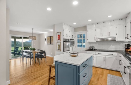 Afton House | Extreme privacy/Acreage/Hot Tub/Mountain Views/Central!