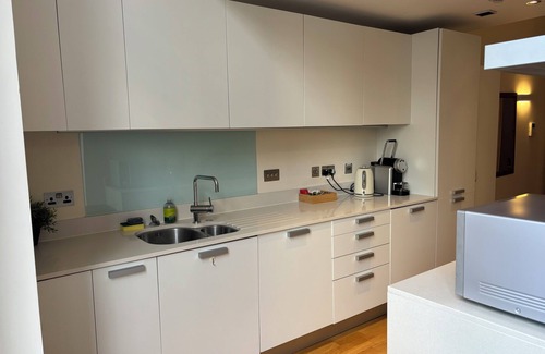 Laurieston Apartment | Extremely Central Quartermile Apartment Near Castle and University