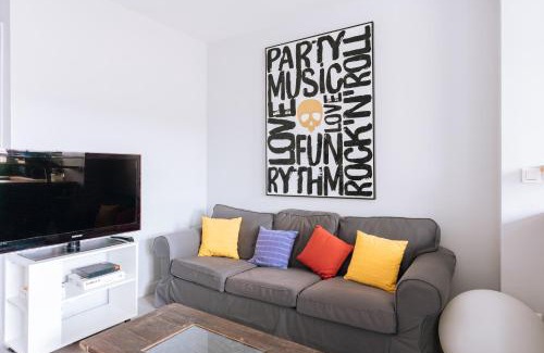 Hopital Saint-Louis Apartment | Exuberant 1BD Apartment near Canal Saint-Martin!