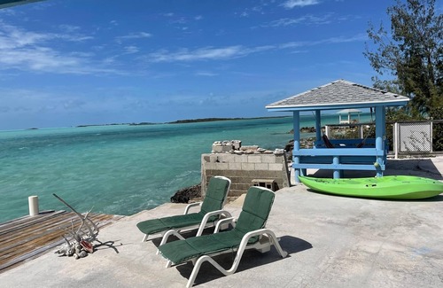 George Town Villa | Exuma, Georgetown, Perfect Location with Oceanfront View, Patio, Balcony & Dock