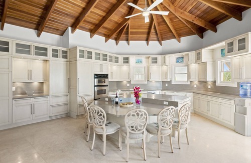 George Town House | ExumaOnTheRocks: Luxury Villa On its Own Private Peninsula