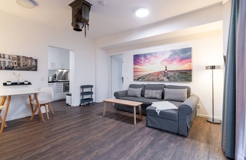 Wismar Apartment | Exzellentes Ferienapartment mit Dachterrasse und Strandkorb im Hafen von Wismar
