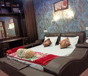 Nishat-Shalimar Hotel | Eyrie's Hut