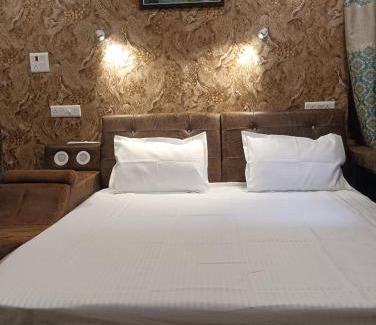 Brein House | Eyrie's Hut