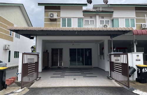 Sitiawan House | Eyu Sweet Home in Sitiawan 12-13pax Free Wi-fi