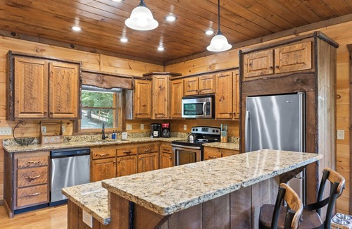 Blue Ridge House | EZ Come EZ Geaux - Stunning Mtn Views - Hot Tub
