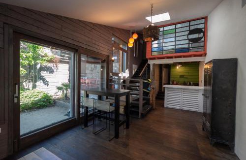 Saint-Julien-du-Serre House | Eza - Gîte pour 6 voyageurs avec jardin