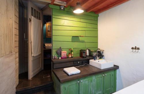 Saint-Julien-du-Serre House | Eza - Gîte pour 6 voyageurs avec jardin