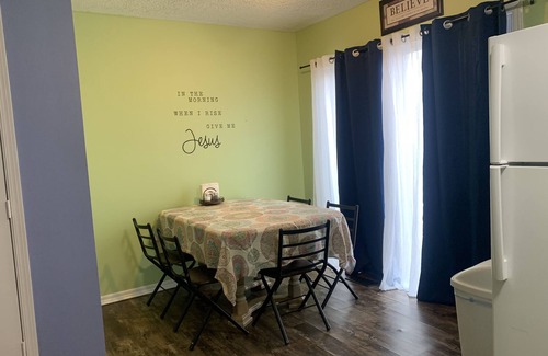 Williamstown Apartment | Ezekiel's Getaway Side 1 - near Ark Encounter with Game room