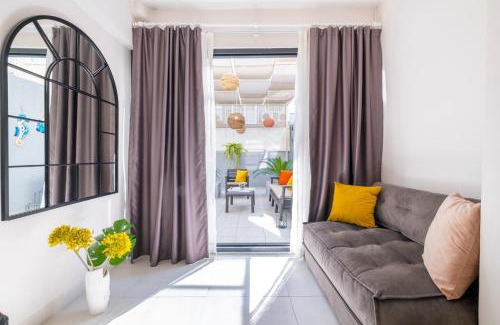 Marmaris City Center Apartment | Ezgi's Apartment with Private Garden in Marmaris