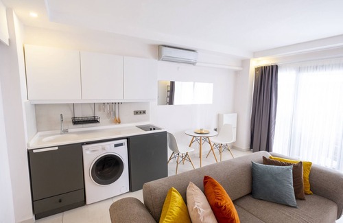 Marmaris City Center Condo | Ezgi's Apartment With Terrace in Marmaris