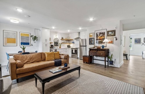 St. Marys Apartment | #F 2-Bedroom Apt DT - Steps from Shops & Dining