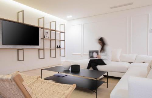 Thessaloniki City Centre Apartment | F & B Collection - Luxury Seafront 2 Bedroom Apartment