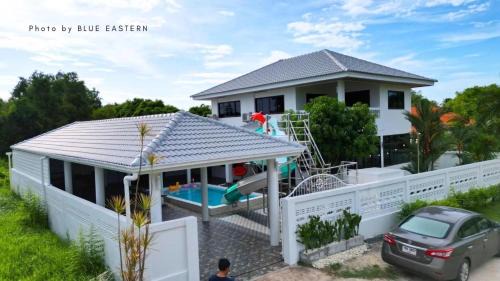 Kram Villa | F&F Pool Villa Mae Phim