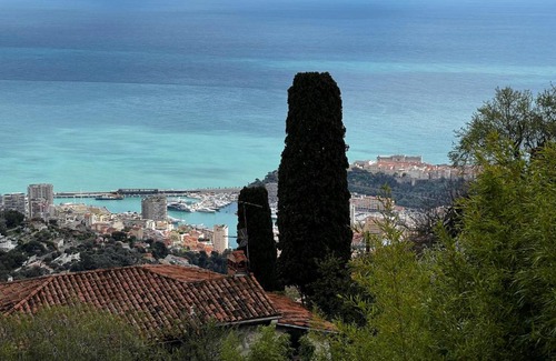 La Turbie Villa | F1 4-Bedrooms Villa with Parking, AC & Pool 8 to 10 guests