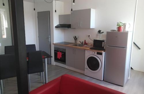 Lamalou-les-Bains Apartment | F1 en duplex coquelicot
