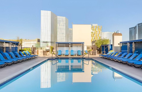 Las Vegas Resort | F1 track side Polo Towers Suites at Las Vegas Strip. 2 BR, 2 Baths, Full Kitchen