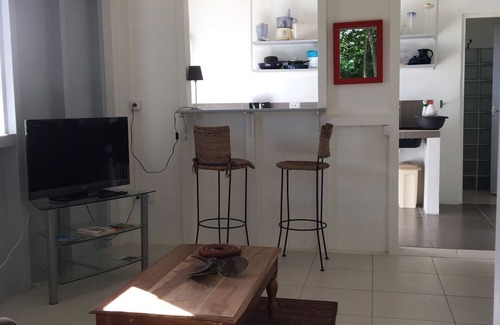 Le Robert Apartment | F2 apartment. Quiet and cosy.