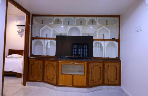 Tirupati House | F2 Home Stay