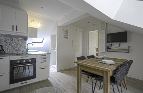 Anatole France Danton Apartment | F2 hypercentre - Proche gare - WIFI gratuite