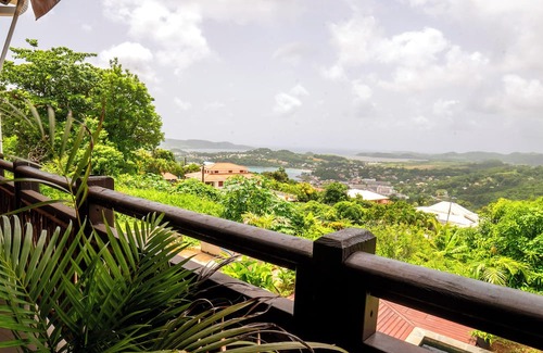 Tartane Apartment | F2 IXORA (TI ZWÉZO PARADI) - sea view - SPA - heated SWIMMING POOL - 9 min from the sea