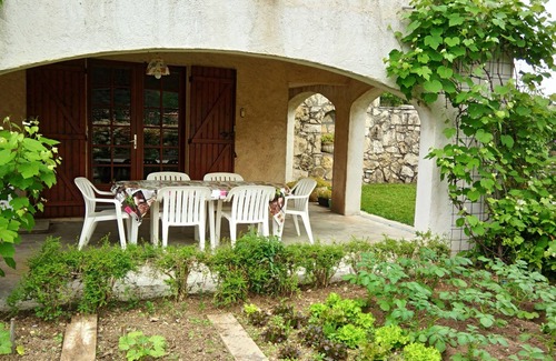 Mouans-Sartoux Apartment | F2 rental on the ground floor