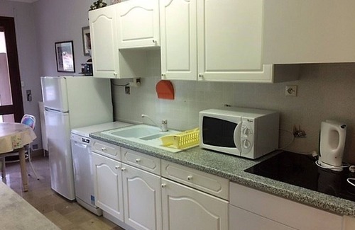 Amelie-les-Bains-Palalda Apartment | F2 with parking, terrace & wifi in Amélie-les-Bains, pets allowed