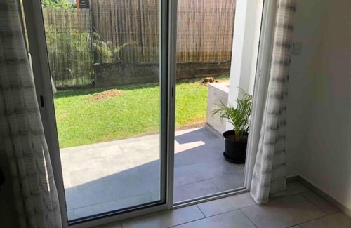 Le Lamentin Apartment | F3 apartment with garden view close to all amenities.