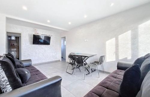 Saint-Jean-de-la-Ruelle Apartment | F3 Appartement 2 chambre un salon avec wifi
