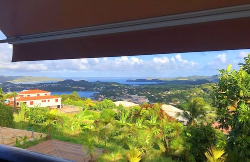 Tartane House | F3 Hibiscus - vue mer - Piscine Chauffée - 9 min de la mer