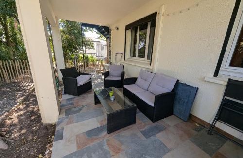 Agde Apartment | F3 RDC jardin clôt et piscine privatifs, proche toutes activités !