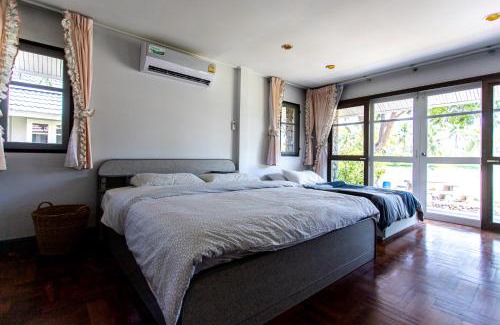 Kram House | F4 Beach house Kitchen BBQ 3 bedrooms Large yard