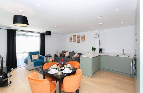 Watford Apartment | F4 Cassio Supreme 2Bed, Watford Cassio Apartment