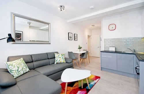 Soho Apartment | F4G 1 bed + sofa bed in Soho West End sleeps 4