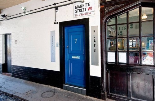 Soho Apartment | F4G 1 bed + sofa bed in Soho West End sleeps 4