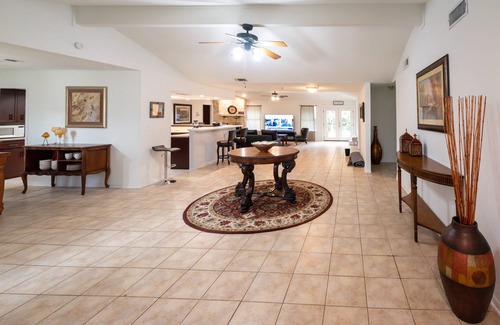 Round Rock House | F5 Ranch - Ranch for vacation near kalahari