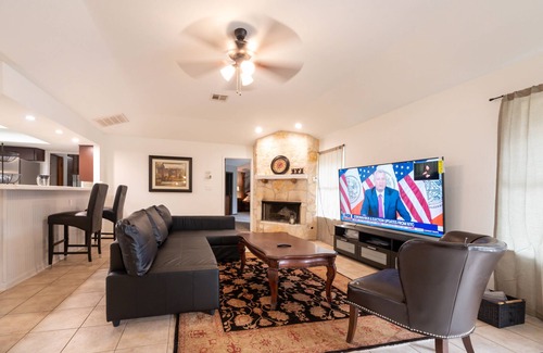 Round Rock House | F5 Ranch - Ranch for vacation near kalahari