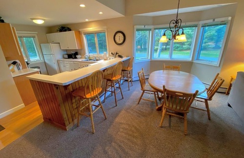 Bretton Woods Condo | F50 Pet friendly single level home in Bretton Woods, walk to golf course and Mt Washington Hotel!