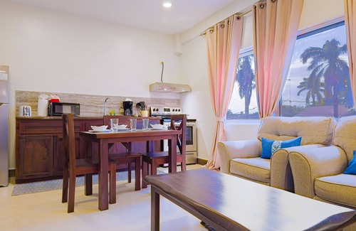 Placencia Apartment | F6 Studio with Queen Bed (F6)