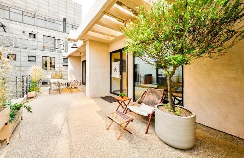 Yeonnam-dong House | F9 Tailored Service Home Near Hongik Univ Station