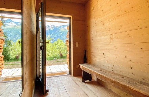Martisberg Apartment | Faazihaus Ruhig Gelegenes Chalet in Panoramalage