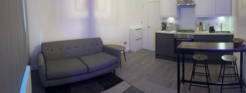 London Borough of Hounslow Apartment | Fab flat
