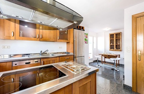 Albaicin Apartment | Fab Penthouse views to Alhambra. Ático Plaza Nueva