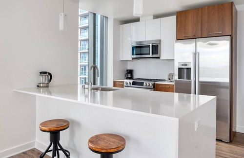 Rincon Hill Apartment | Fab Rincon Hill 1BR w/Movies & Pool, nr Restaurants, by Blueground